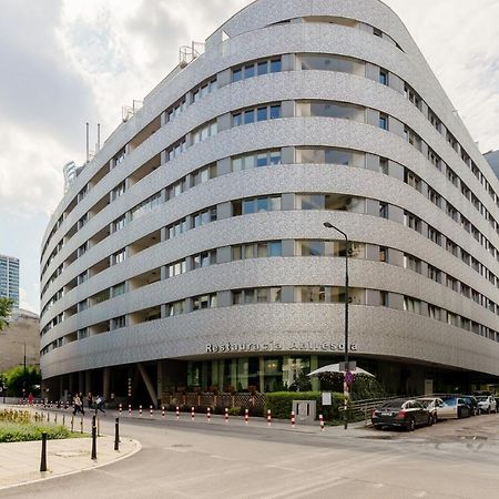 Deluxe Apartment Wronia 45 With Ac, Parking & Balcony By Renters Prestige Warsawa Bagian luar foto