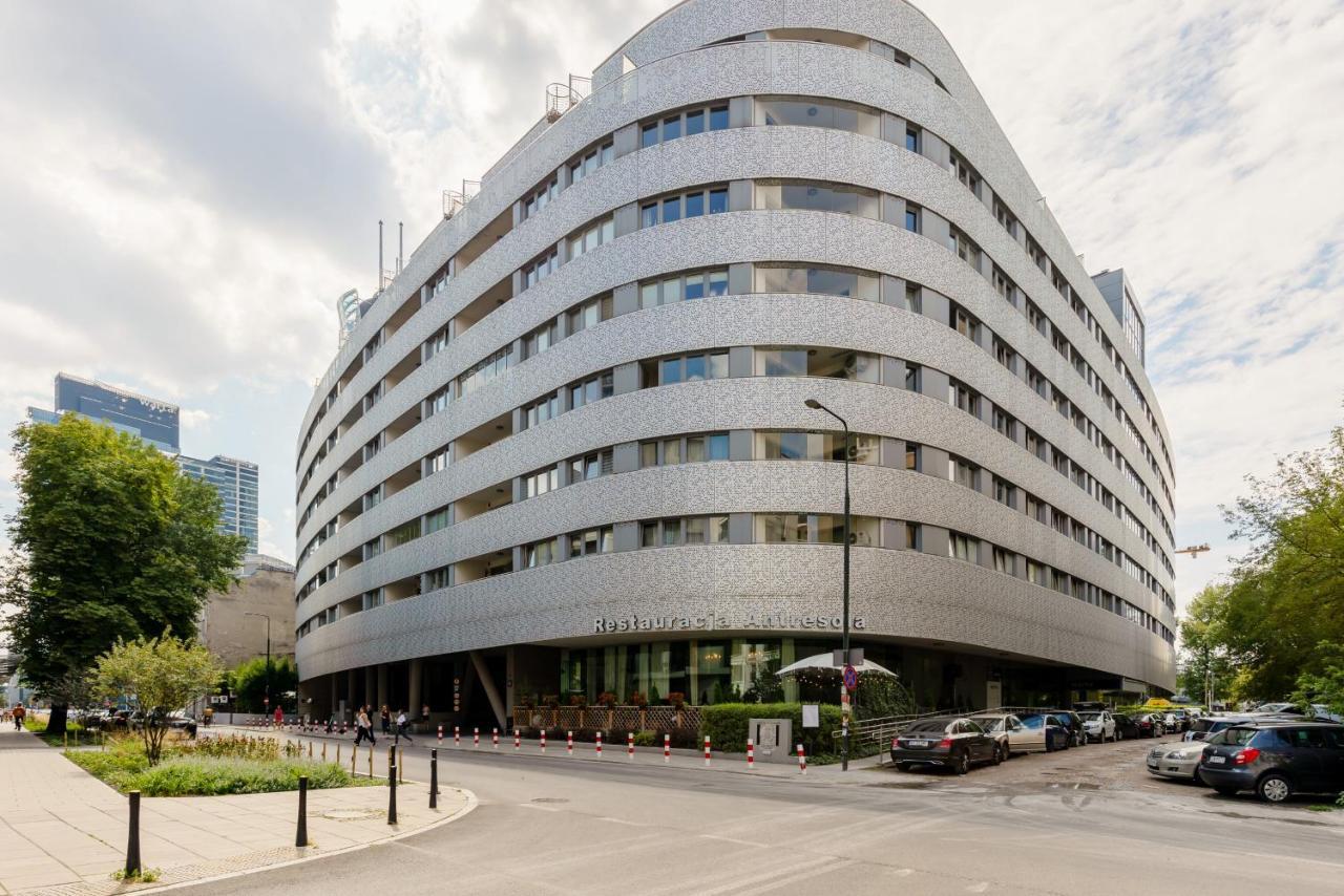 Deluxe Apartment Wronia 45 With Ac, Parking & Balcony By Renters Prestige Warsawa Bagian luar foto