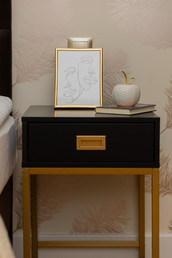 Deluxe Apartment Wronia 45 With Ac, Parking & Balcony By Renters Prestige Warsawa Bagian luar foto