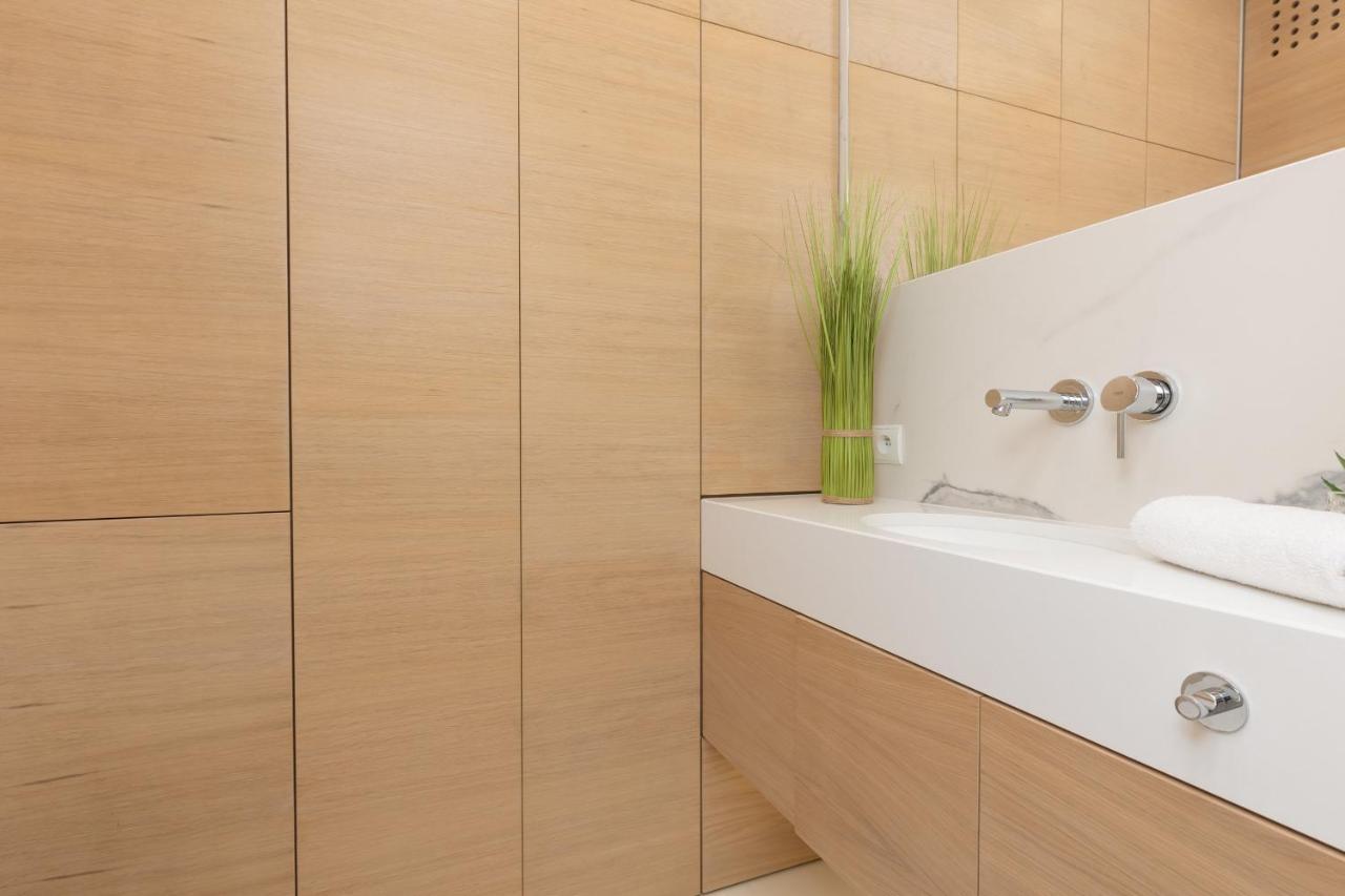 Deluxe Apartment Wronia 45 With Ac, Parking & Balcony By Renters Prestige Warsawa Bagian luar foto