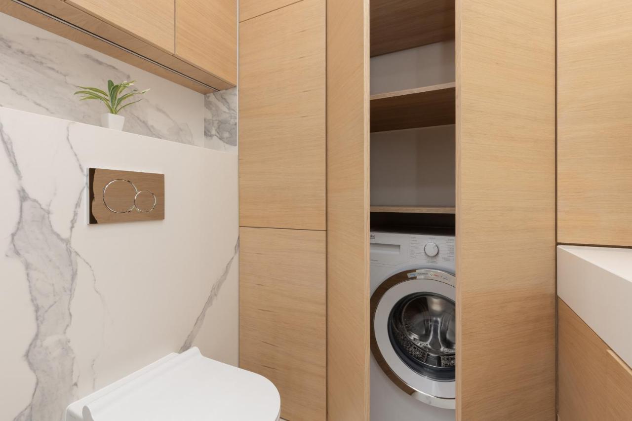 Deluxe Apartment Wronia 45 With Ac, Parking & Balcony By Renters Prestige Warsawa Bagian luar foto