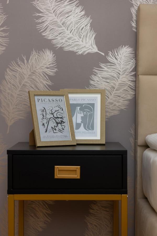 Deluxe Apartment Wronia 45 With Ac, Parking & Balcony By Renters Prestige Warsawa Bagian luar foto